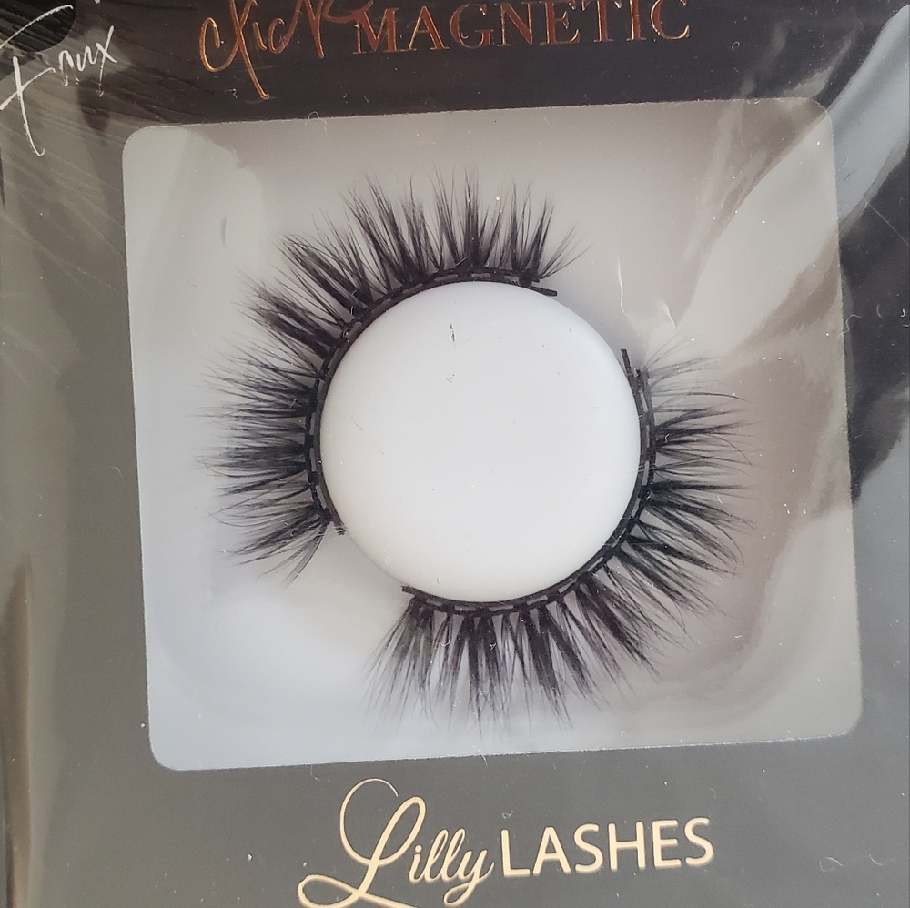 Lilly magnetic lashes lot, glue and 3 lashes - Picture 3 of 4